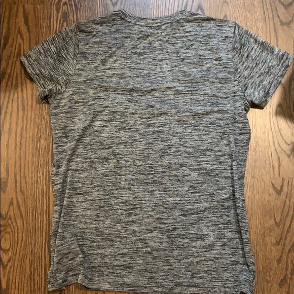 Under Armour Athletic T Shirt - Picture 2 of 3